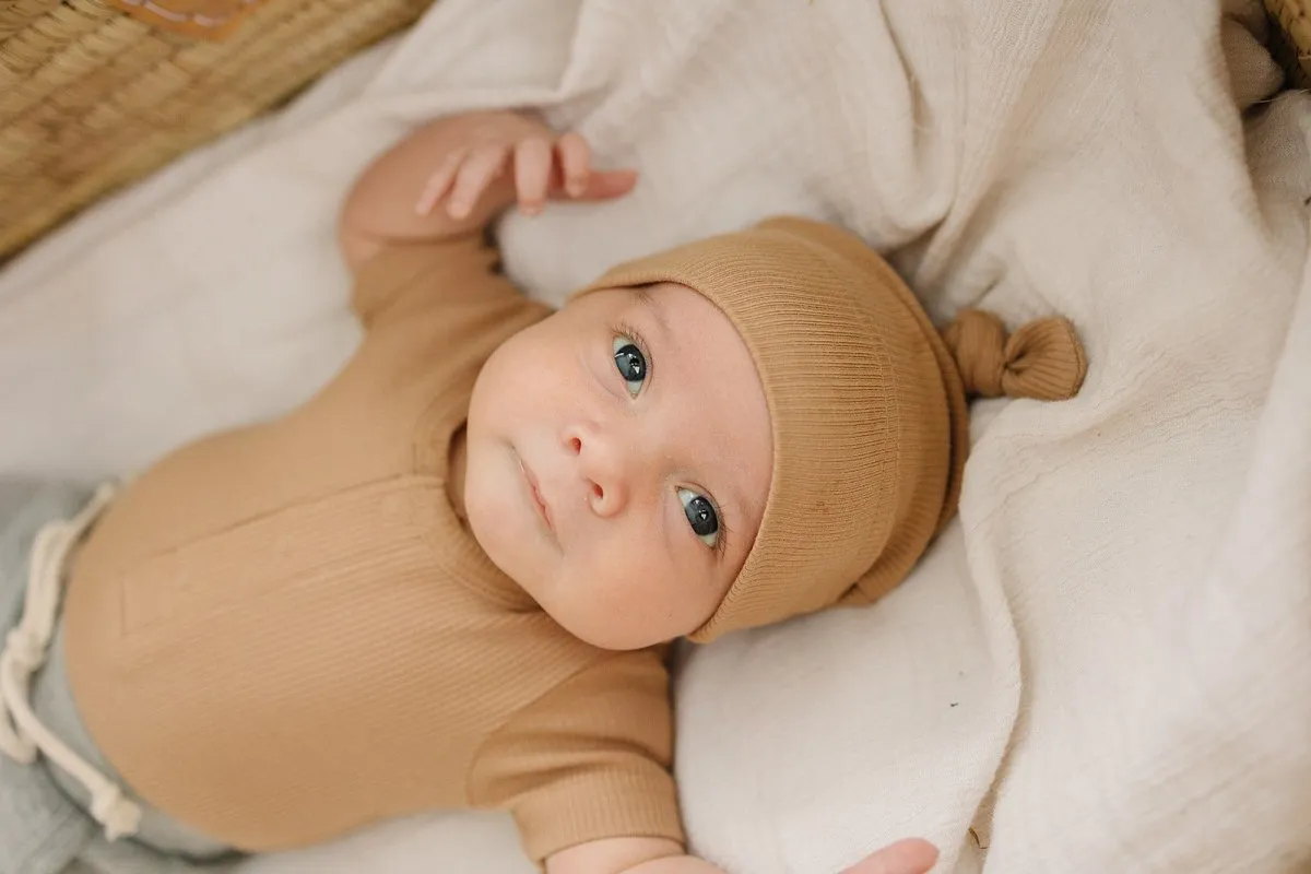 Cafe Organic Ribbed Newborn Knot Hat