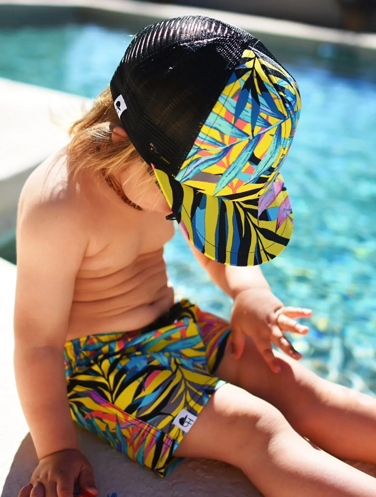 GH YELLOW PALM TRUCKER